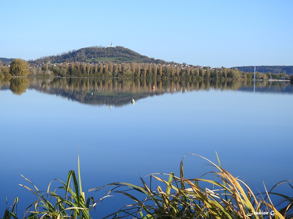 Notre Dame de la Motte, vue depuis le lac de Vaivre le 29 octobre à 9h12ame de la Motte, vue depuis le lac de Vaivre le 29 octobre à 9h12
